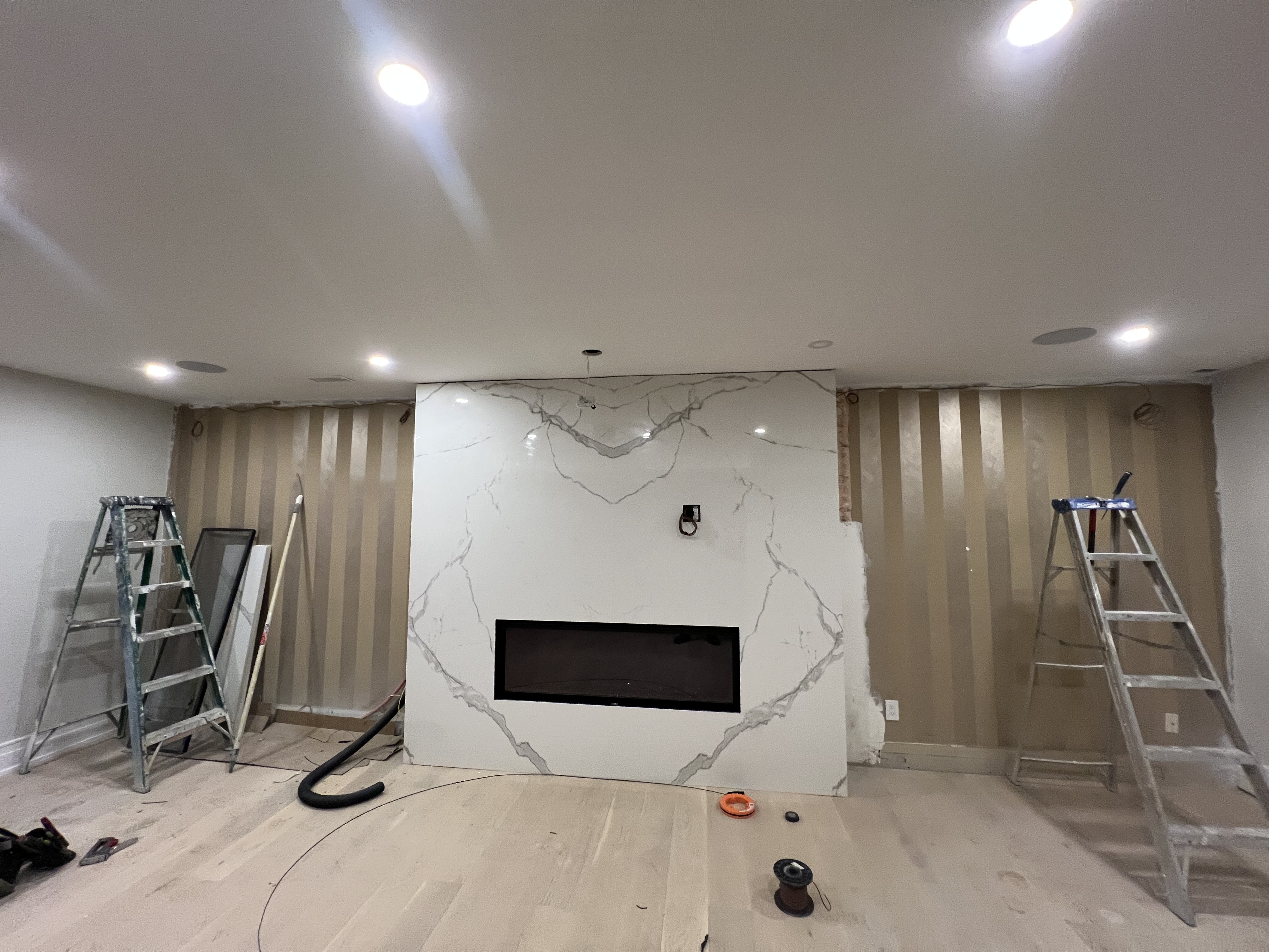 Modern custom home by Dominion Construction